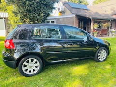 Volkswagen Golf - 1.6 FSI Sportline