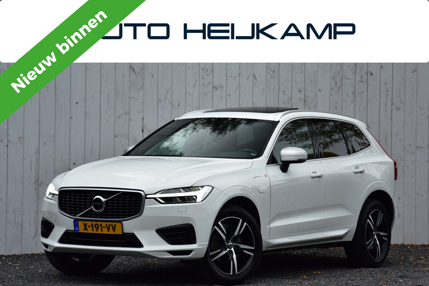 Volvo XC60 - 2.0 T8 Twin Engine AWD R-Design | Pano-dak | Trekhaak | - AutoWereld.nl
