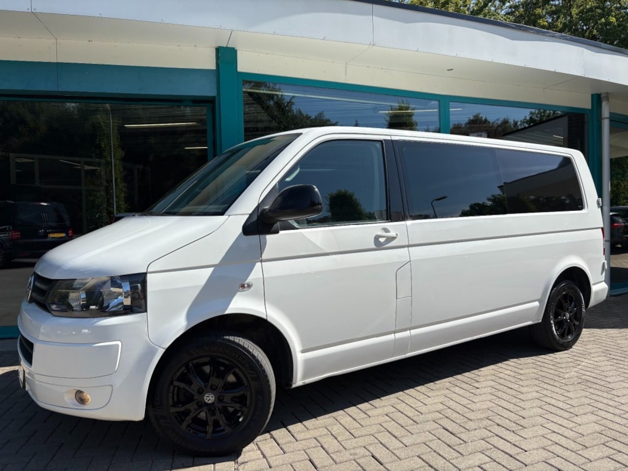 Volkswagen Transporter - 2.0 TDI 140pk DC L2 16Inch, El.pakket, NAP - AutoWereld.nl