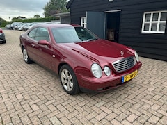 Mercedes-Benz 200-serie - Elegance