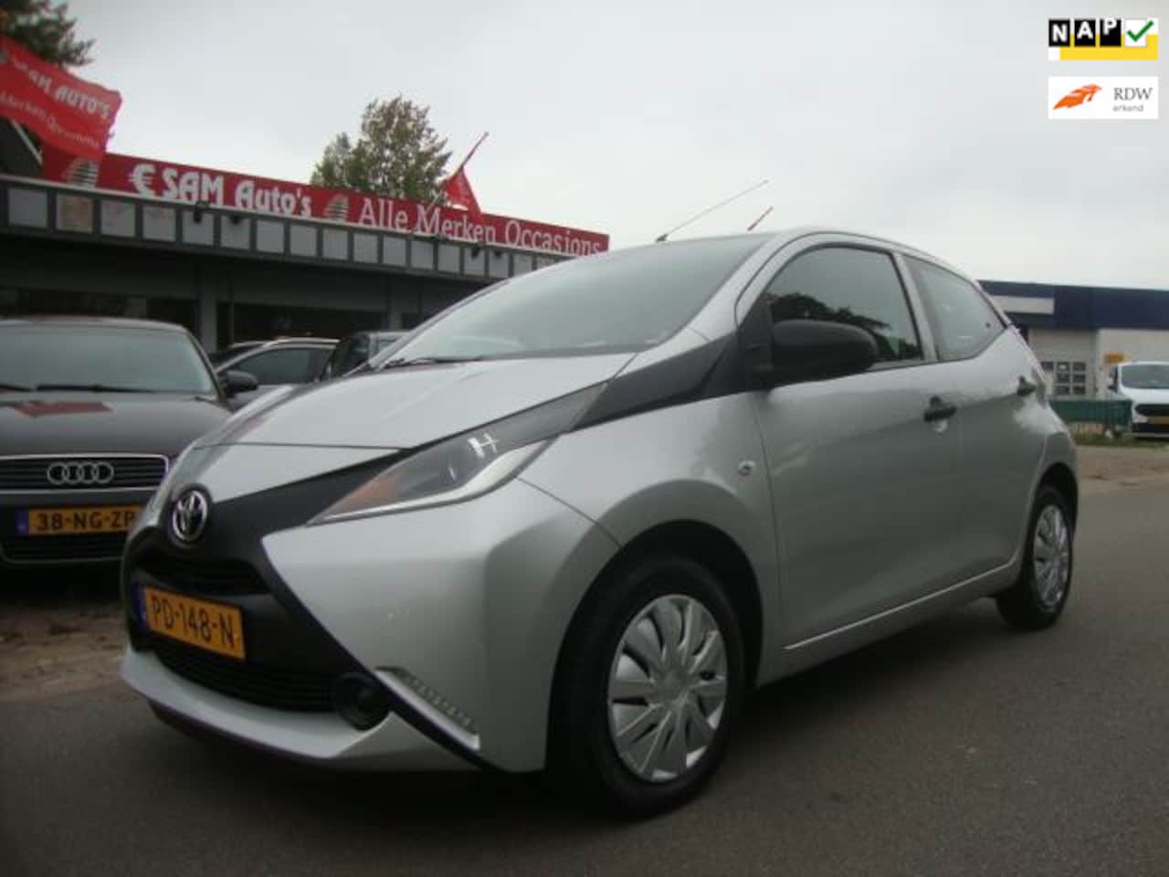 Toyota Aygo - 1.0 VVT-i x-fun 1.0 VVT-i x-fun ( Airco ) - AutoWereld.nl