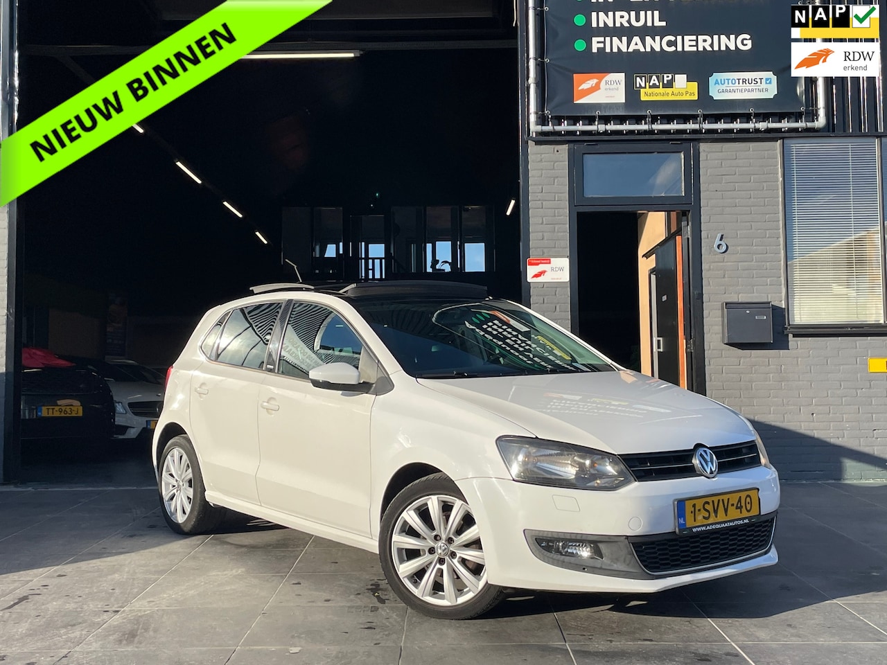 Volkswagen Polo - 1.2-12V Stoelverwarm|Pano|Airco|Cruise|PDC - AutoWereld.nl