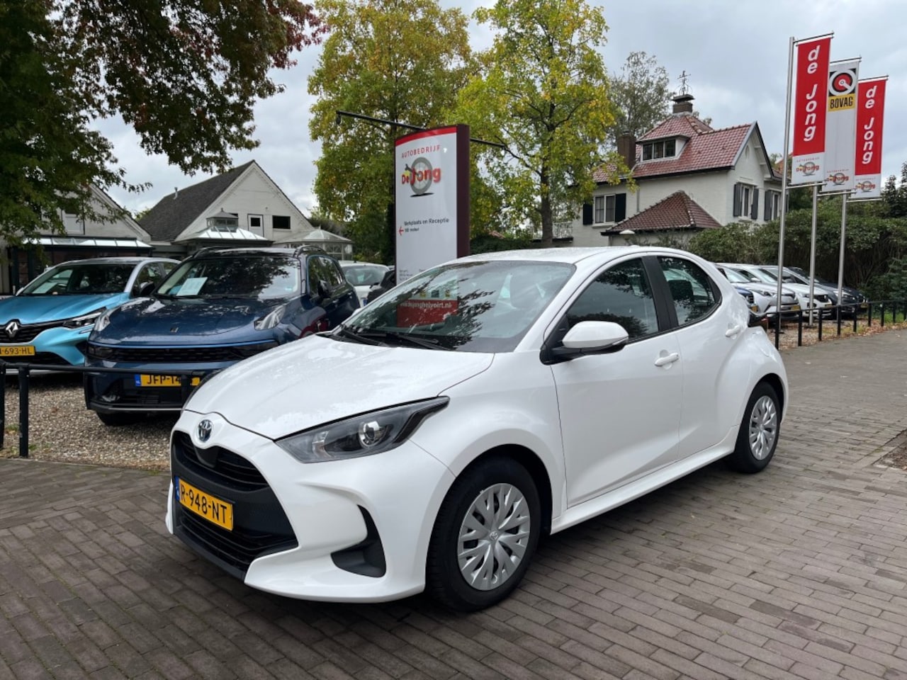 Toyota Yaris - 1.5 HYBRID ACTIVE AUTOMAAT / CARPLAY / CAMERA / ADAP. CRUISE - AutoWereld.nl