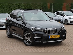 BMW X1 - sDrive18i Centennial High Exe. / Panoramadak / Head-up / Leder / 18'' / Keyless / Navigati