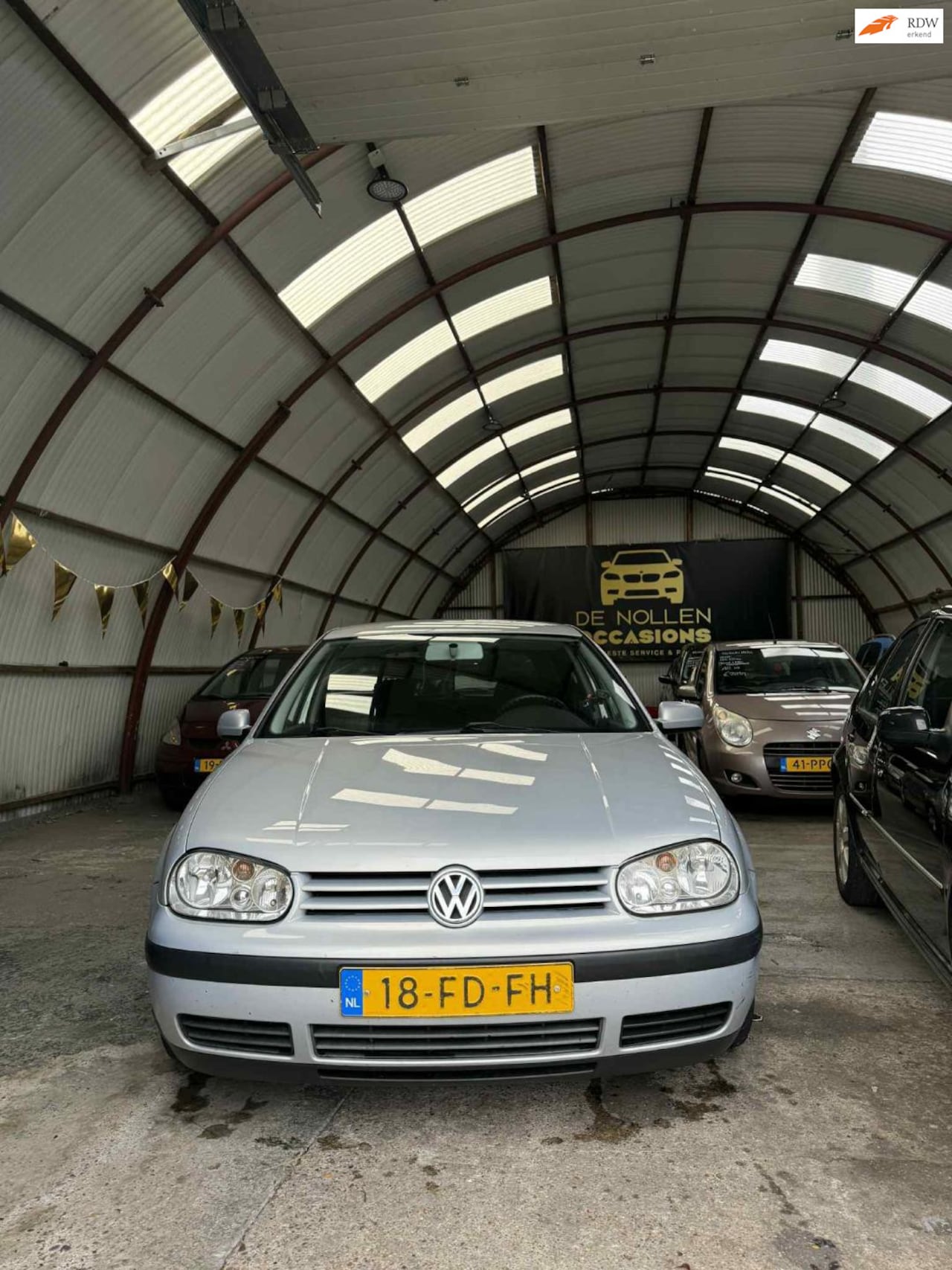 Volkswagen Golf - 1.4-16V Trendline incl gloednieuwe apk! - AutoWereld.nl