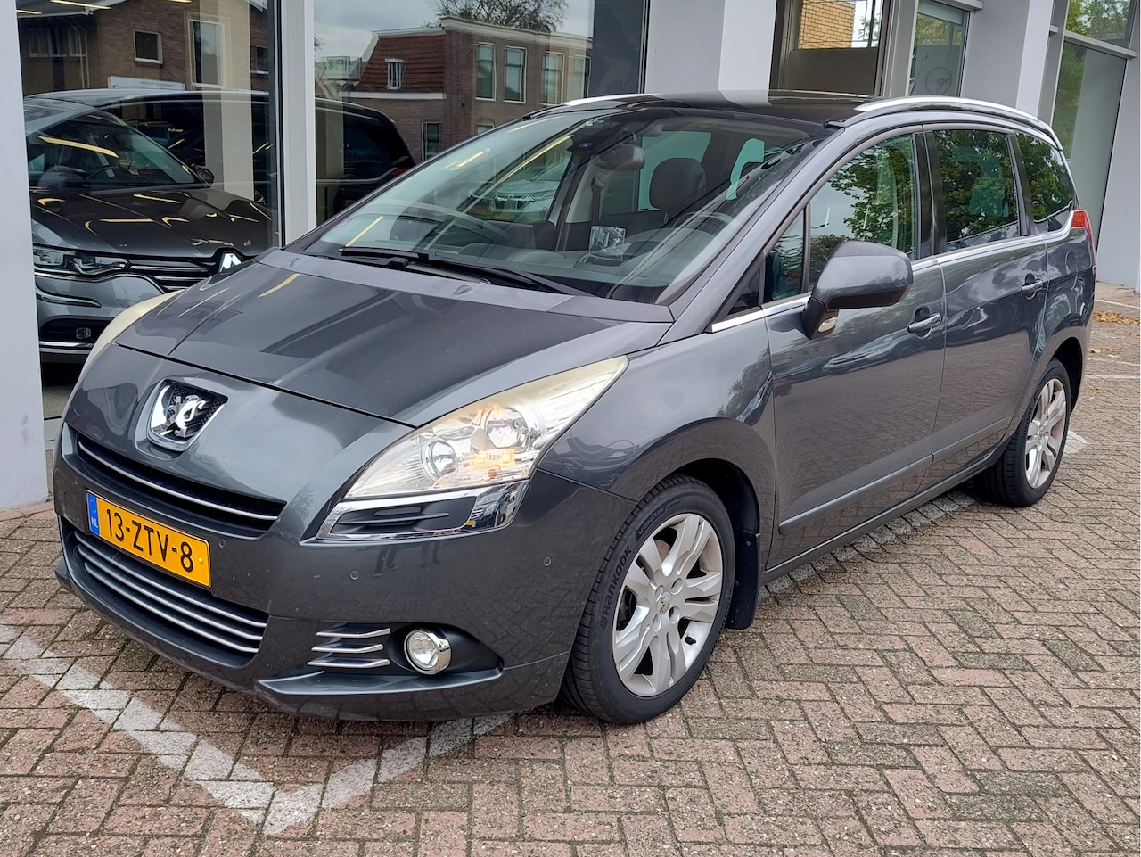 Peugeot 5008 - 1.6 ALLURE 5P AUTOMAAT met APK tot 1-3-2026 - AutoWereld.nl