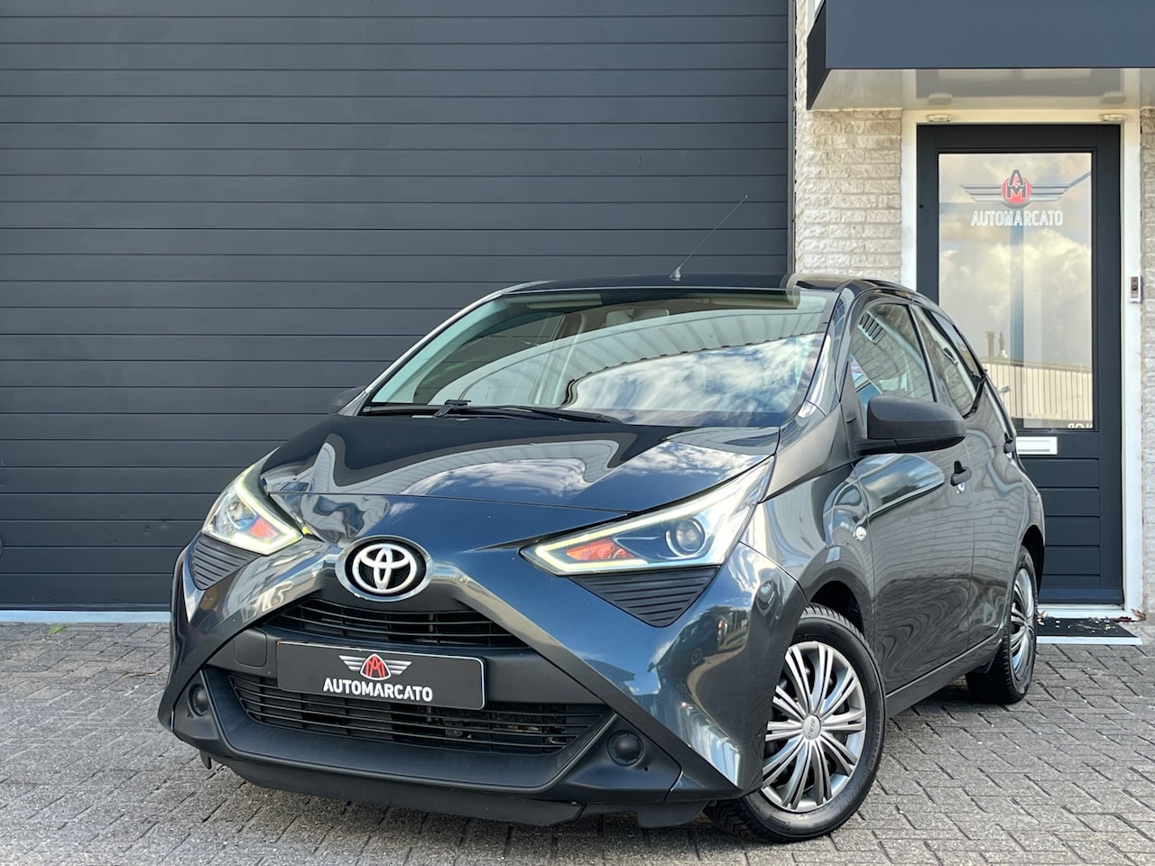 Toyota Aygo - 1.0 VVT-i x-fun | 5drs | Incl. BTW | Airco | LED | CPV met Afst. | Electric Pack - AutoWereld.nl