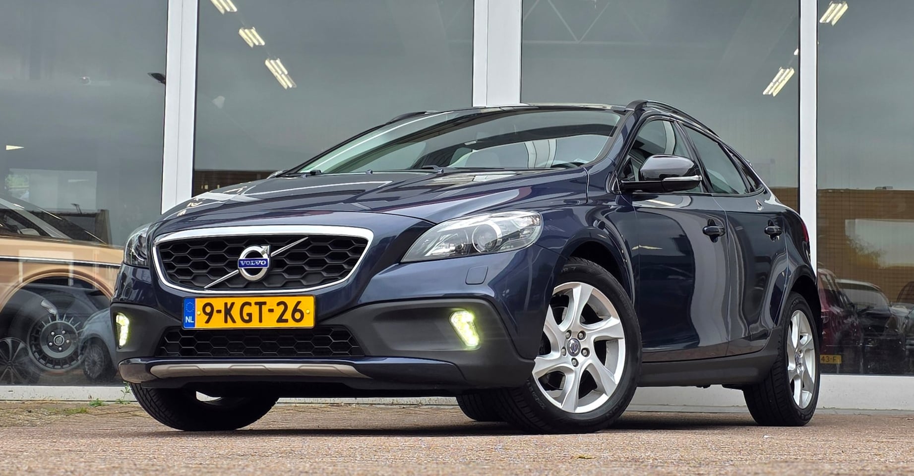 Volvo V40 Cross Country - 1.6 T4 Summum 100% Dealer onderhouden Leer LED Navi Xenon Mooi! - AutoWereld.nl
