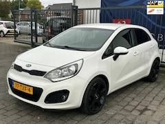 Kia Rio - 1.1 CRDi Super Pack / CRUISE CONBTROL / NAVIGATIE / AIRCO / NAP