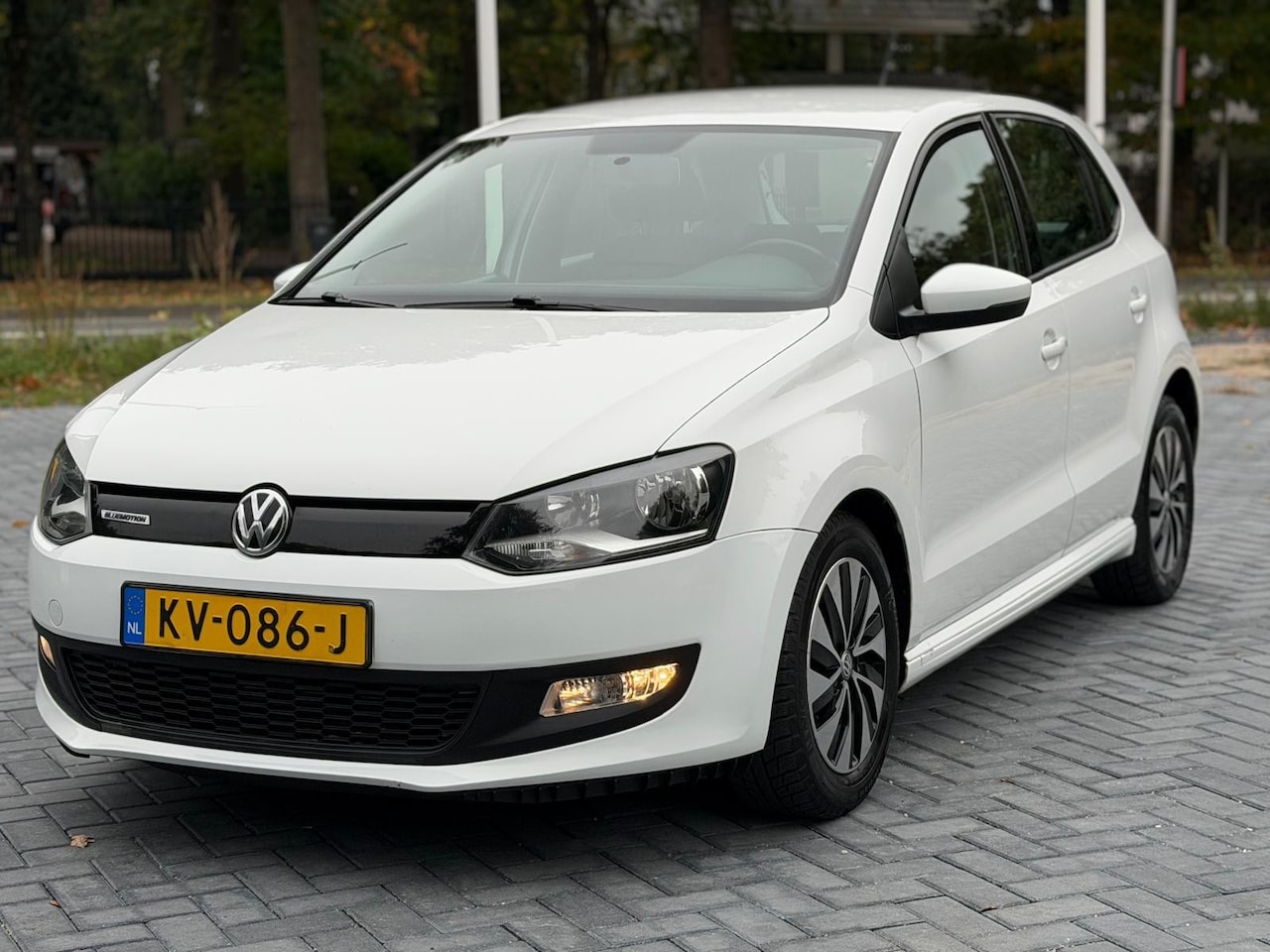 Volkswagen Polo - 1.0 BlueMotion Edition/Airco/Cruise/Navi/LMV/Trekhaak - AutoWereld.nl