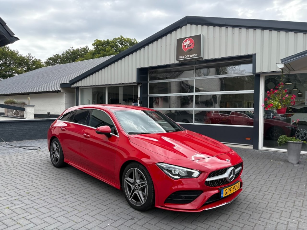 Mercedes-Benz CLA-klasse Shooting Brake - Shooting Brake 180 Premium cruise/airco/lane assist/All-in prijs incl afleverbeurt - AutoWereld.nl