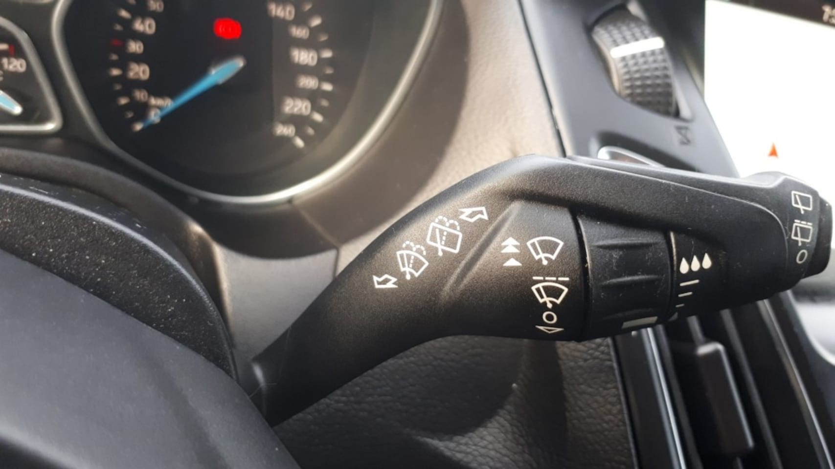 Ford Focus - 1.0 Lease Edition RADIO CD/CLIMATE/NAVI/CRUISE/CV