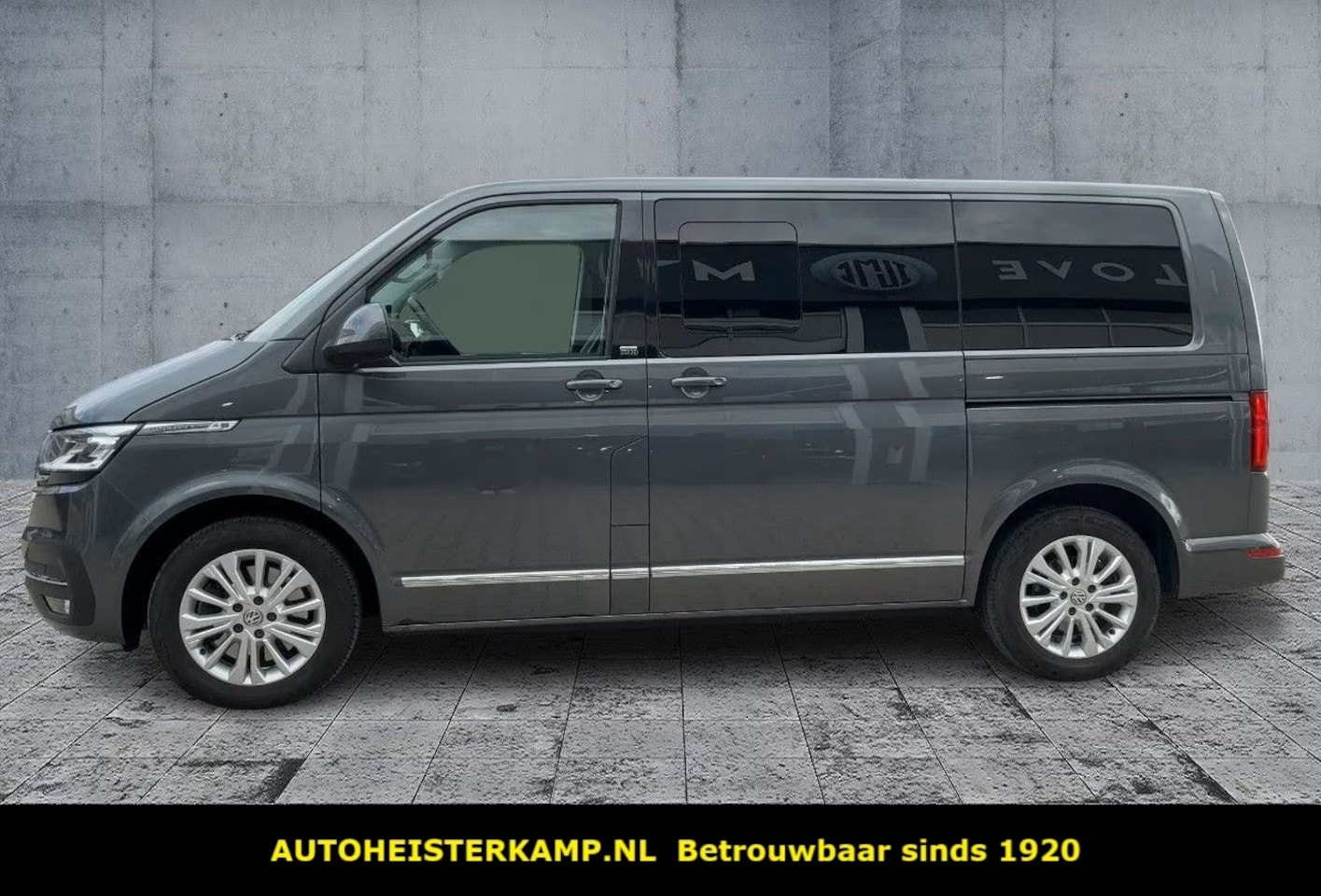 Volkswagen Multivan - 6.1 2.0 TDI L1H1 4Motion Generation SIX 204 PK DSG ACC EL. Stoelverstelling LED Trekhaak L - AutoWereld.nl