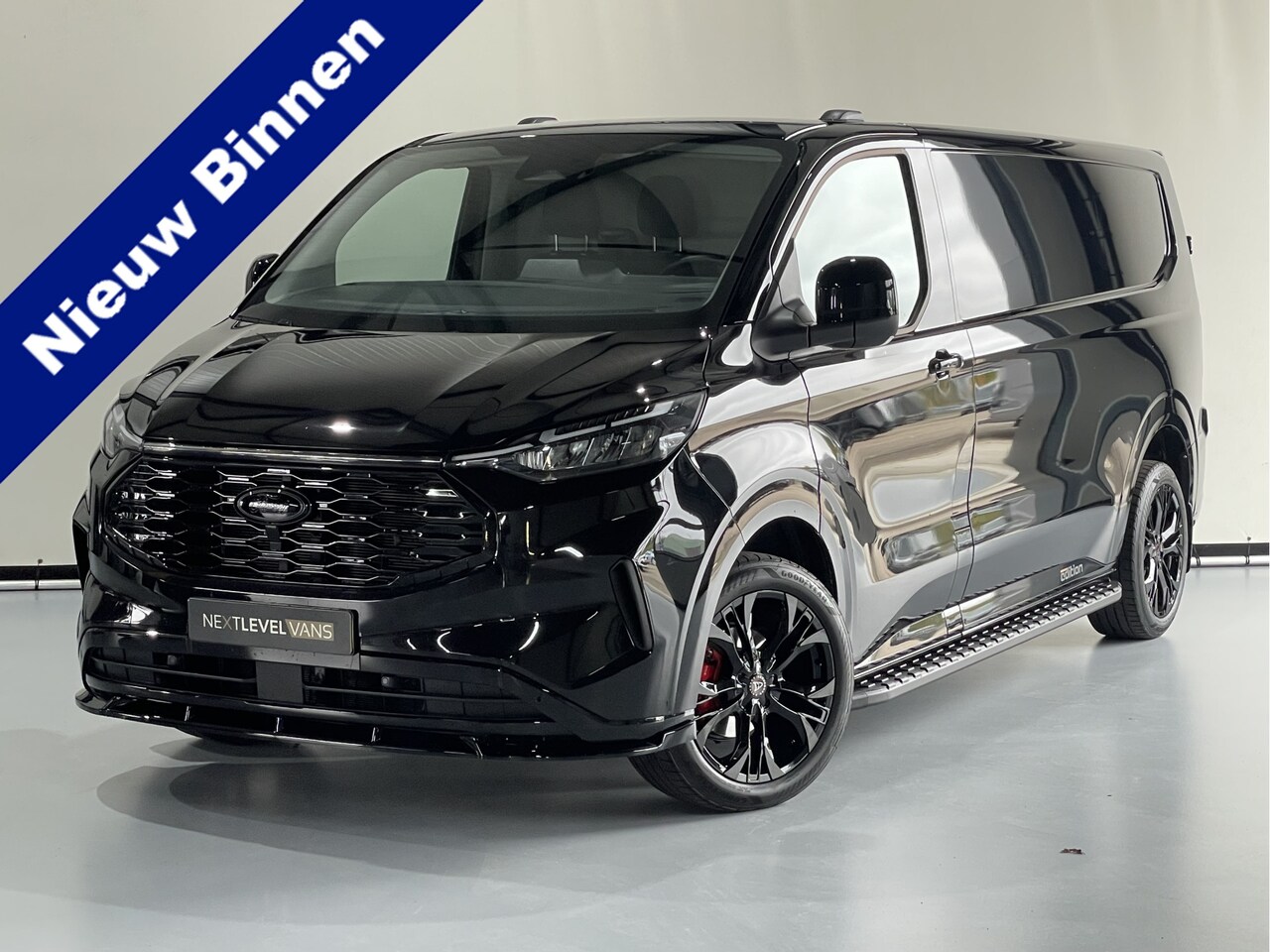 Ford Transit Custom - 320 2.0 TDCI L2H1 NEXT LEVEL EDITION / Camera / Apple Carplay / Trekhaak - AutoWereld.nl