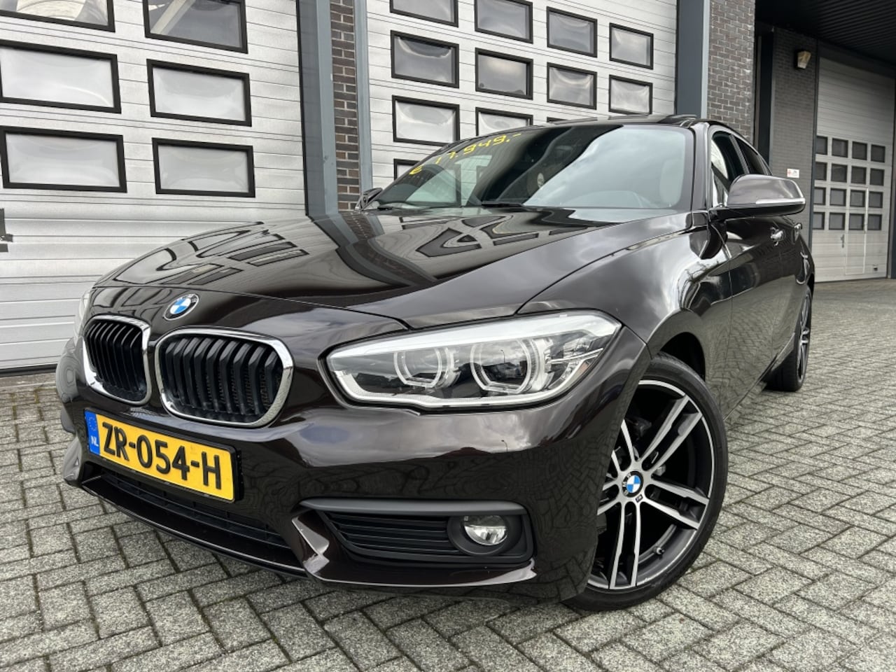 BMW 1-serie - 118i Edition Sport Automaat Pano NAP! - AutoWereld.nl