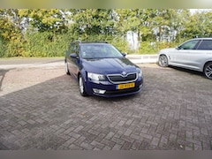 Skoda Octavia - 1.0 TSI Greentech Ambition Business TREKHAAK CLIMA NAVI