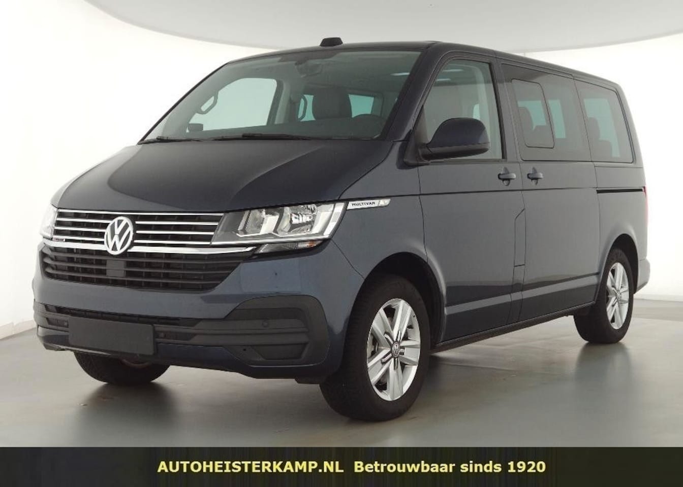 Volkswagen Multivan - 4Motion 6.1 Comfortline Grijs Kenteken 2.0 TDI 204 PK DSG 2 Schuifdeuren Trekhaak Navi Cam - AutoWereld.nl