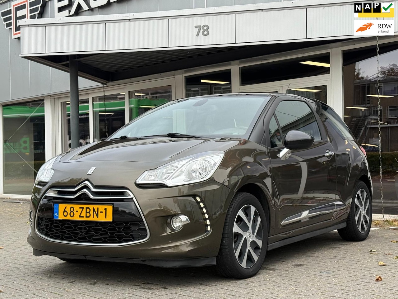 Citroën DS3 - 1.4 e-HDi Chic Automaat - Navigatie - AutoWereld.nl