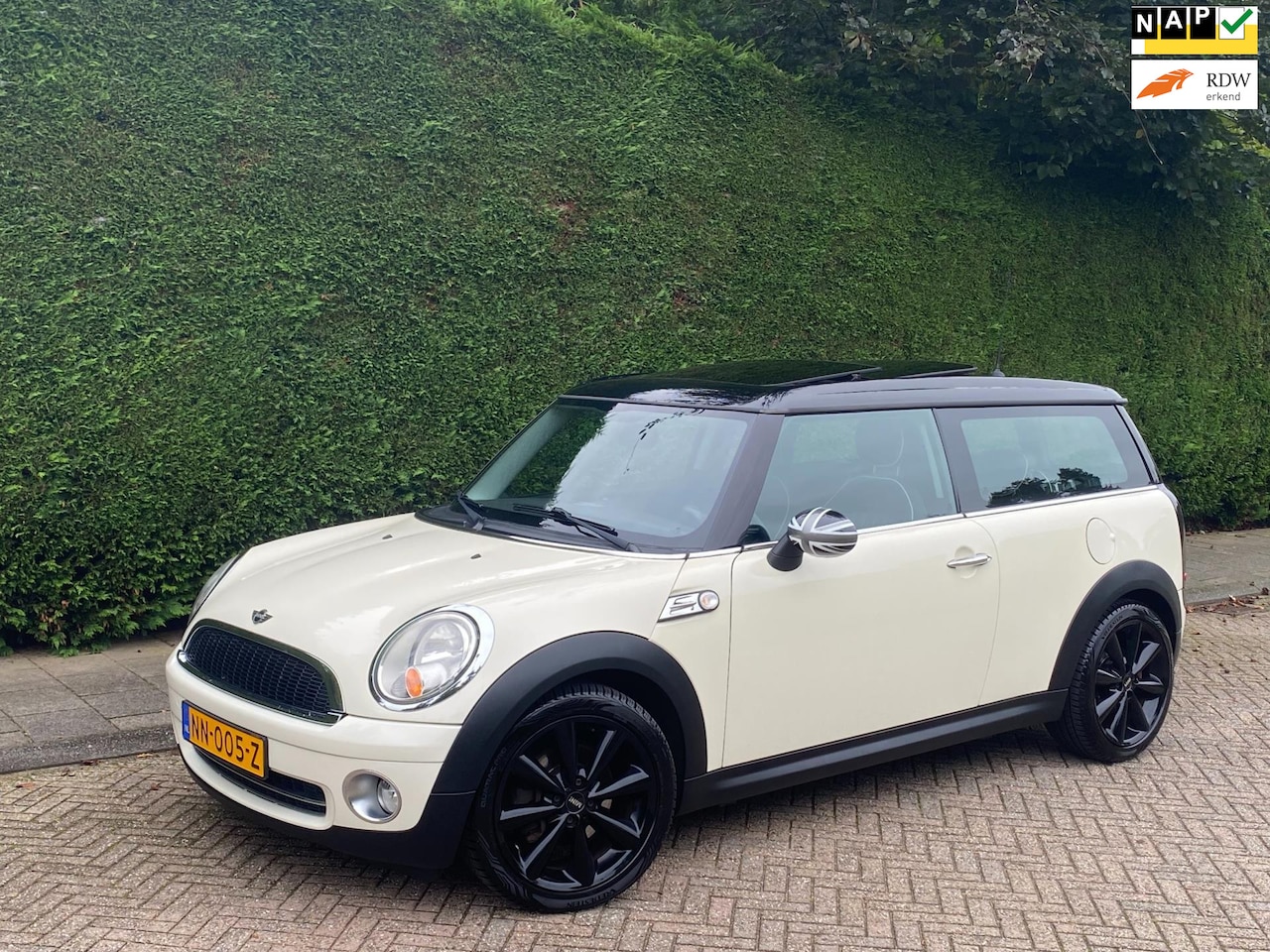 MINI Clubman - Mini 1.6 AIRCO IJSKOUD/PANORAMADAK/LEER/CRUISE! - AutoWereld.nl