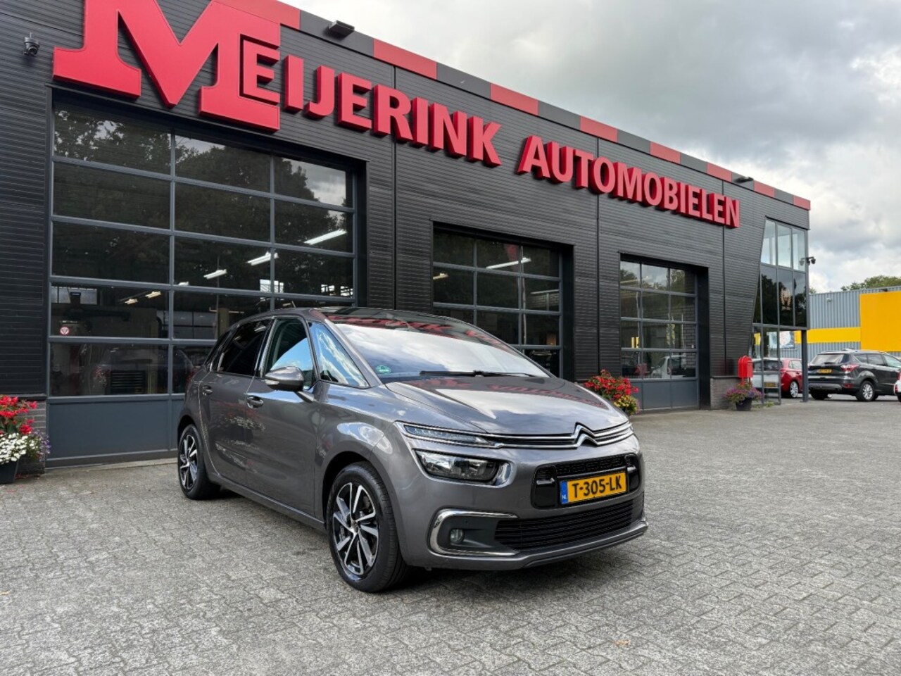 Citroën C4 - 1.6 THP SHINE BJ.2018 SAUTOMAAT CAMERA TREKHAAK - AutoWereld.nl