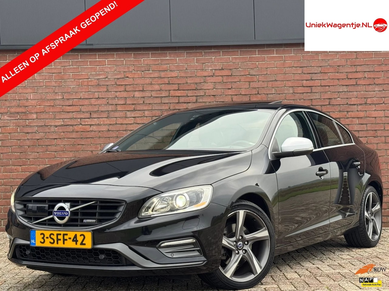Volvo S60 - 1.6 T3 R-DESIGN | NL-AUTO! | DEALER OH! | LEDER! - AutoWereld.nl