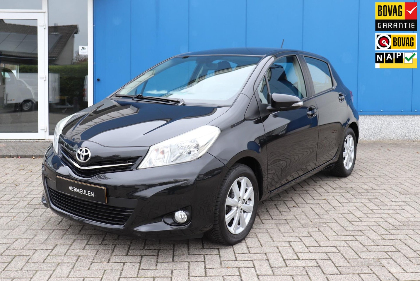 Toyota Yaris - 1.3 VVT-i Comfort 6 VERSNELLINGSBAK - AutoWereld.nl