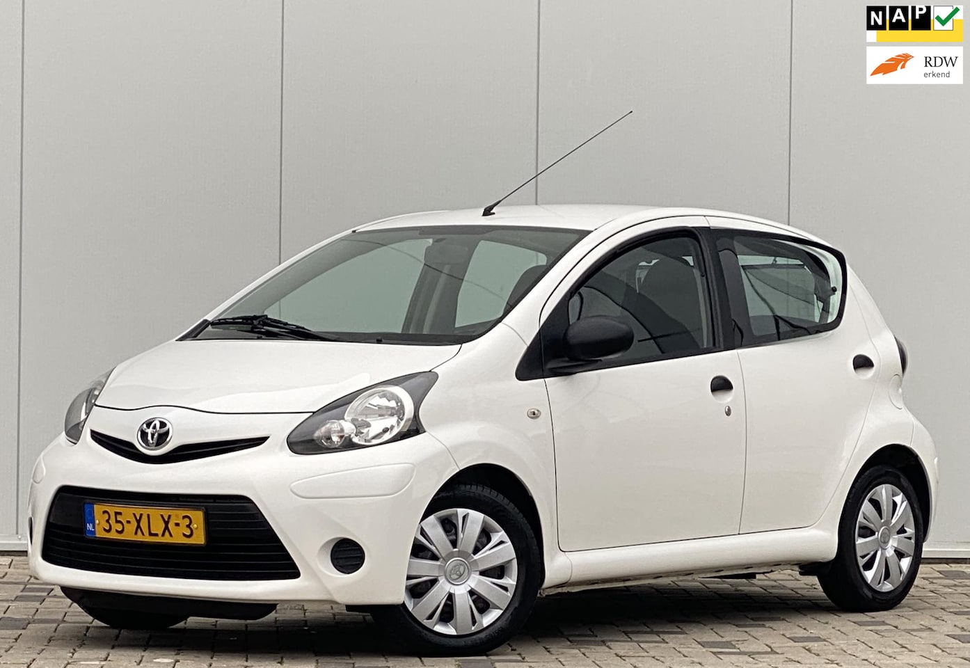 Toyota Aygo - 1.0 VVT-i Access 5 deurs dealer onderhouden nette auto - AutoWereld.nl