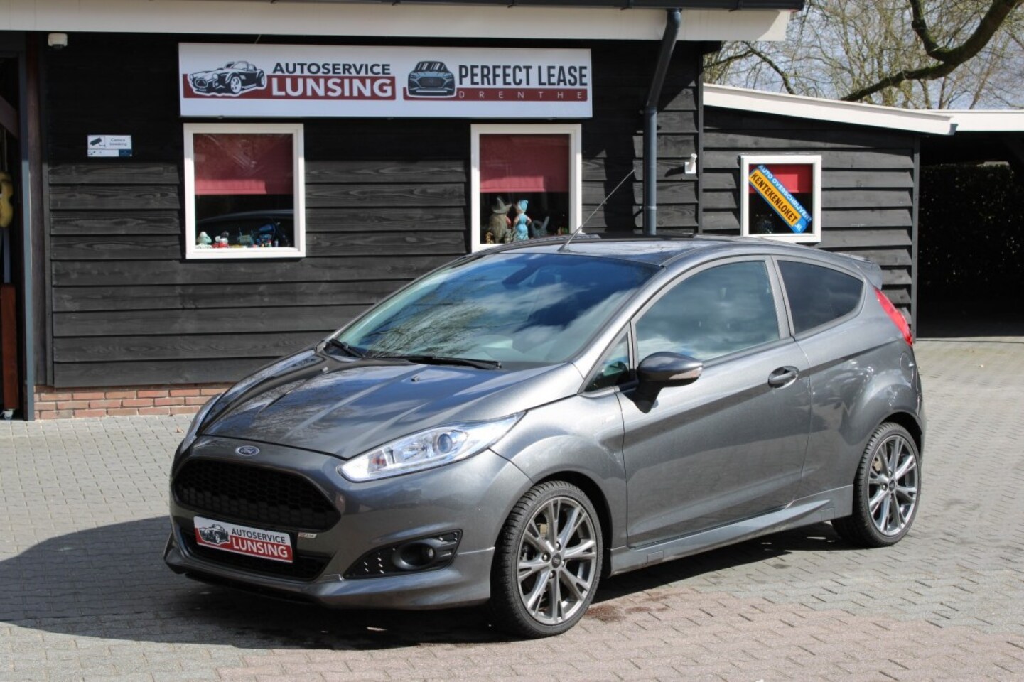 Ford Fiesta - ST-Line 1.0 Ecoboost 140PK - Navi Airco Nwe Distributie - AutoWereld.nl