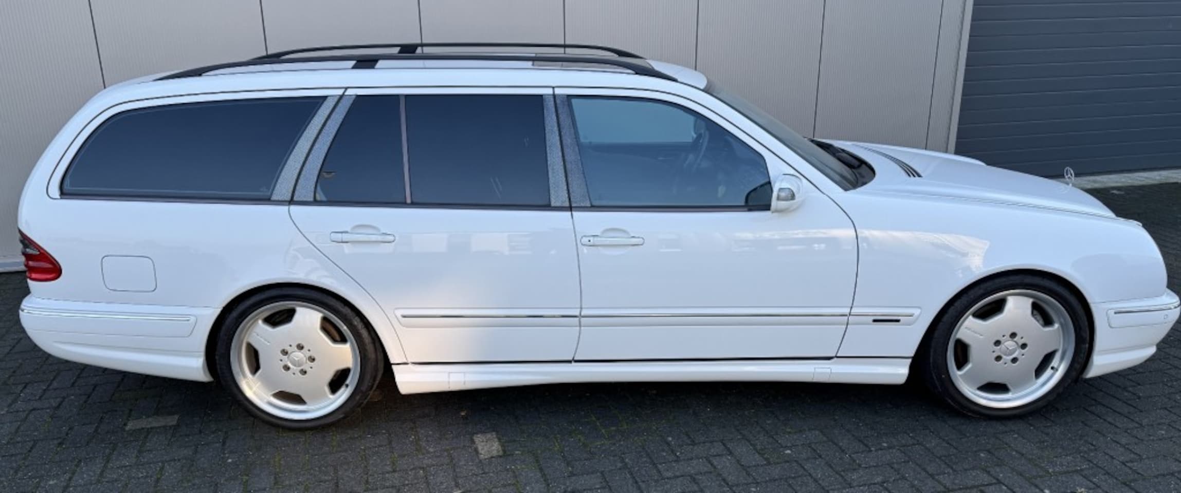 MERCEDES-BENZ E 55 AMG
