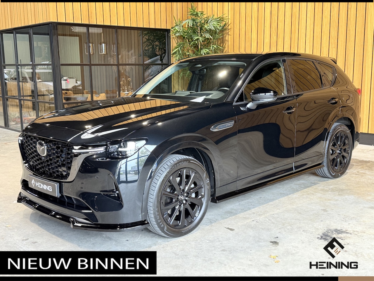 Mazda CX-60 - 2.5 e-SkyActiv PHEV Homura. Convenience & Sound Pack. Driver Assist Pack. Maxton Spoiler S - AutoWereld.nl