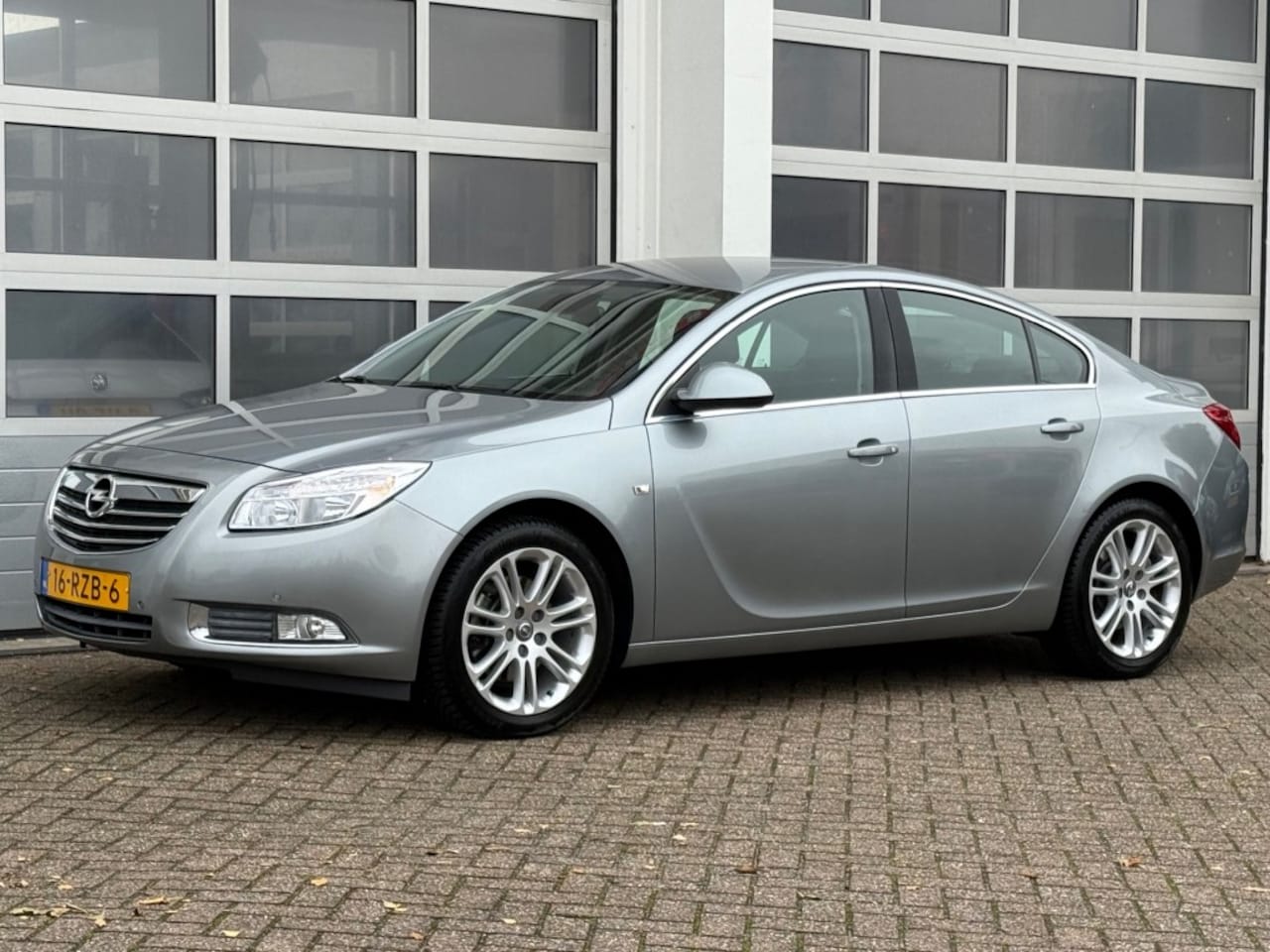Opel Insignia - 1.6 Turbo 180PK Edition Navi Leer Trekhaak Keurige auto! - AutoWereld.nl