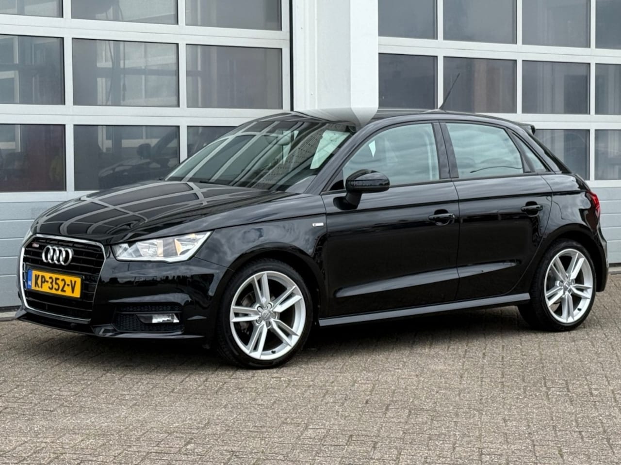 Audi A1 - 1.0 TFSI 95PK Adrenalin S-line 5-Drs Airco Navi Cruise - AutoWereld.nl