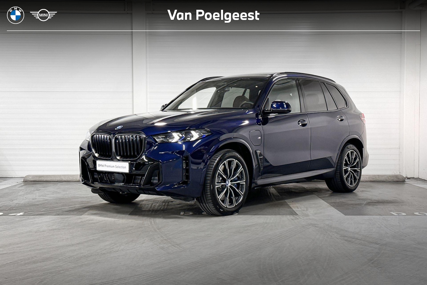 BMW X5 - xDrive50e l M-Sport Pro l B&W l Elek. Trekhaak | Pano - AutoWereld.nl