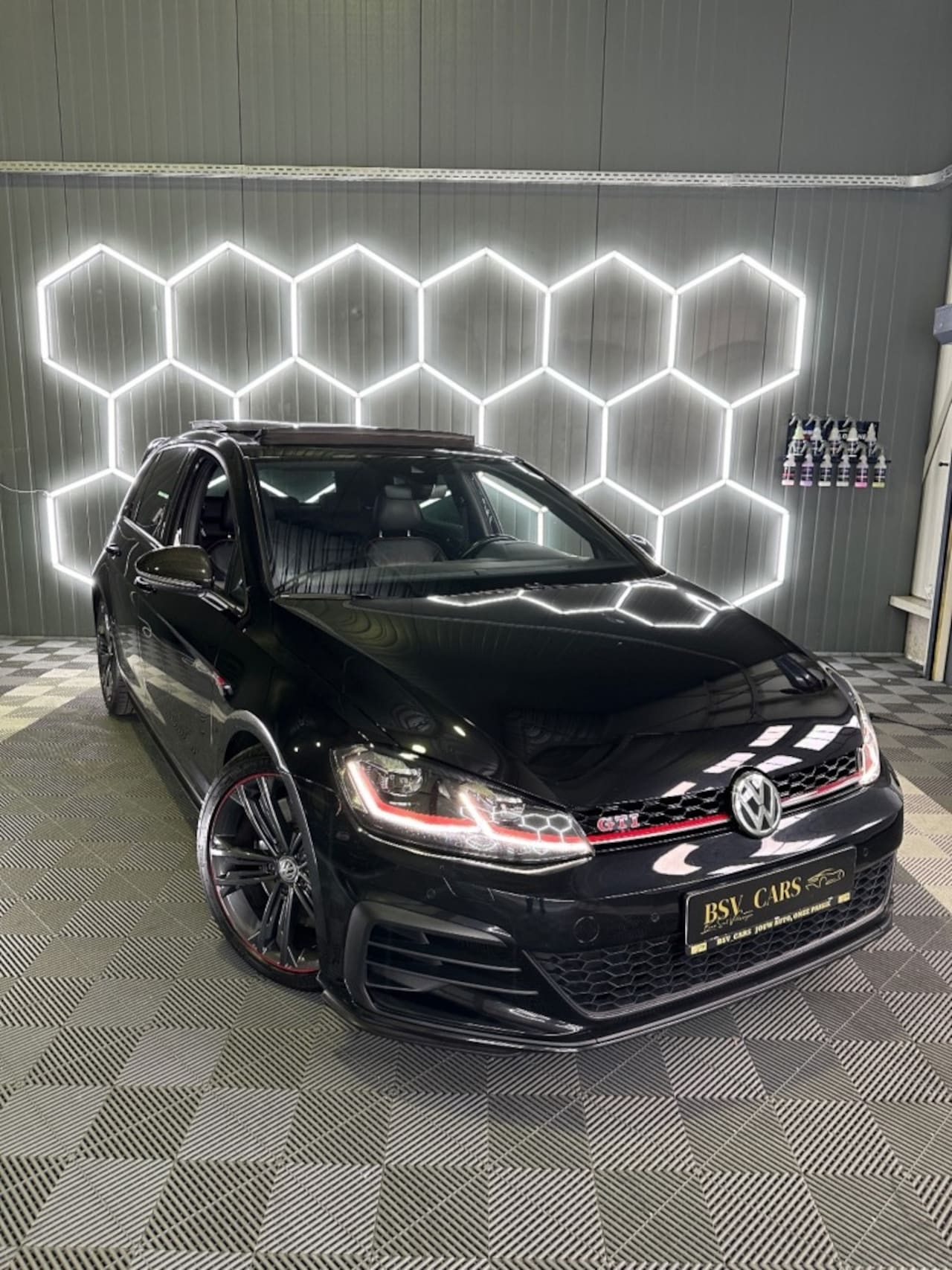 Volkswagen Golf - golf 7.5 Gti performance(245pk)Dynau/Pano/standkachel - AutoWereld.nl