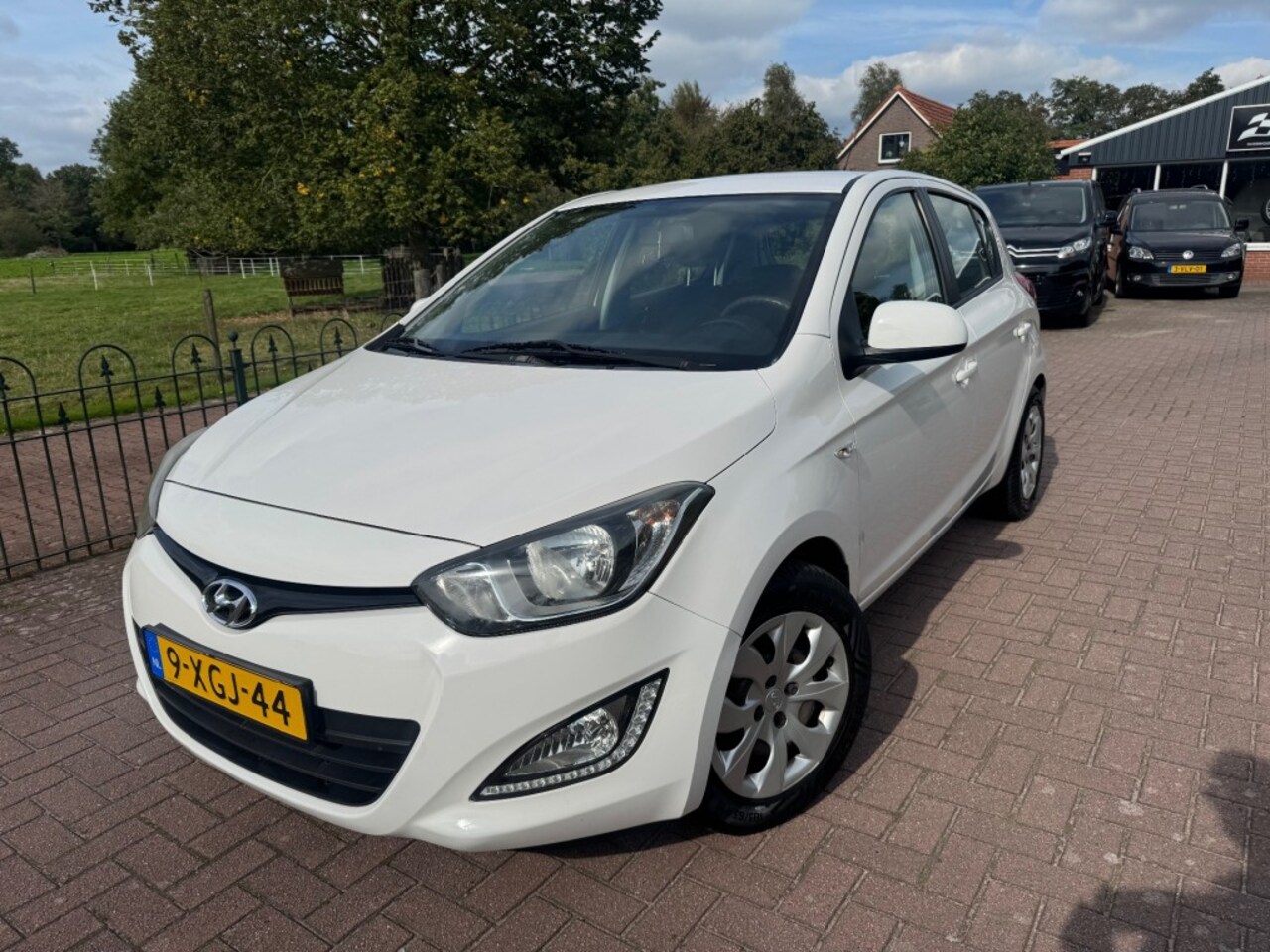 Hyundai i20 - 1.2i Motion*Led*Airco*Trekhaak - AutoWereld.nl