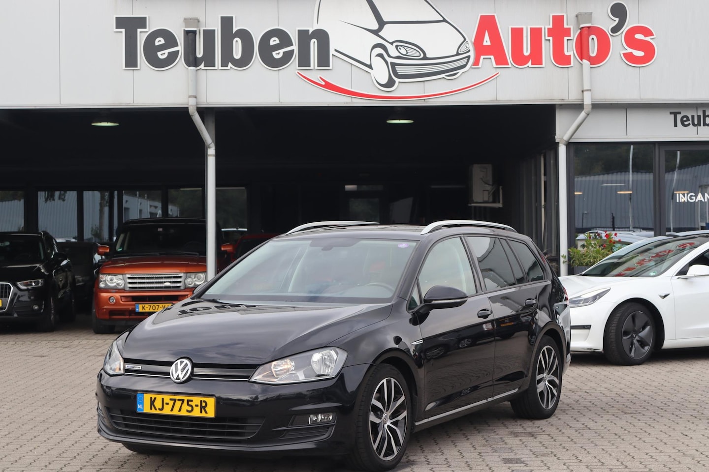Volkswagen Golf Variant - 1.0 TSI Connected Series Navigatie, Camera, Lederen interieur, Climate control, Apple Carp - AutoWereld.nl