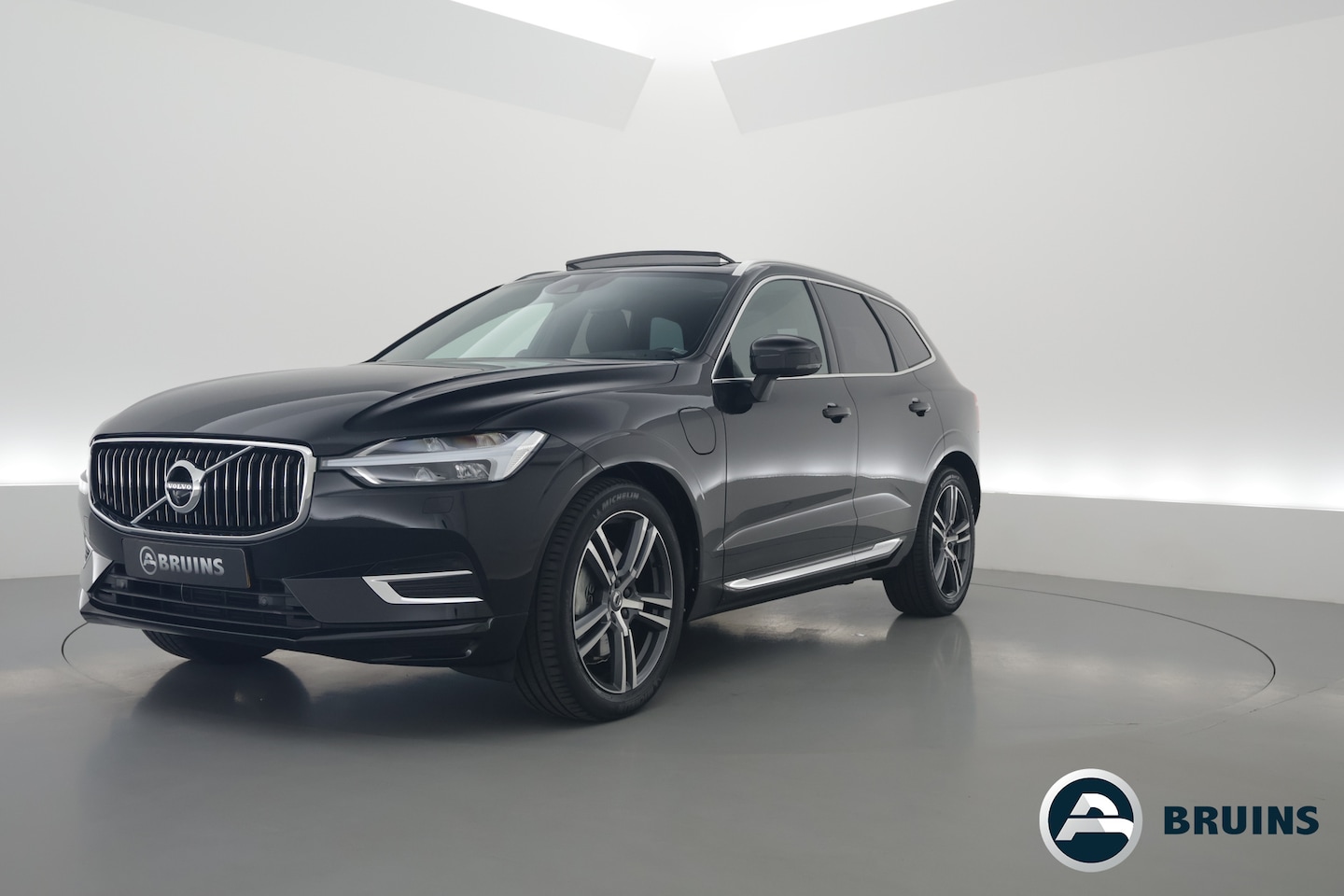 Volvo XC60 - 2.0 Recharge T8 AWD Inscription Full option | Luchtvering | Bowers & Wilkins | Trekhaak | - AutoWereld.nl