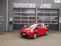 Toyota Aygo - 1.0 VVT-i x-play Automaat Camera Airco Elek Pakket 5Deurs 2022bj GARANTIE