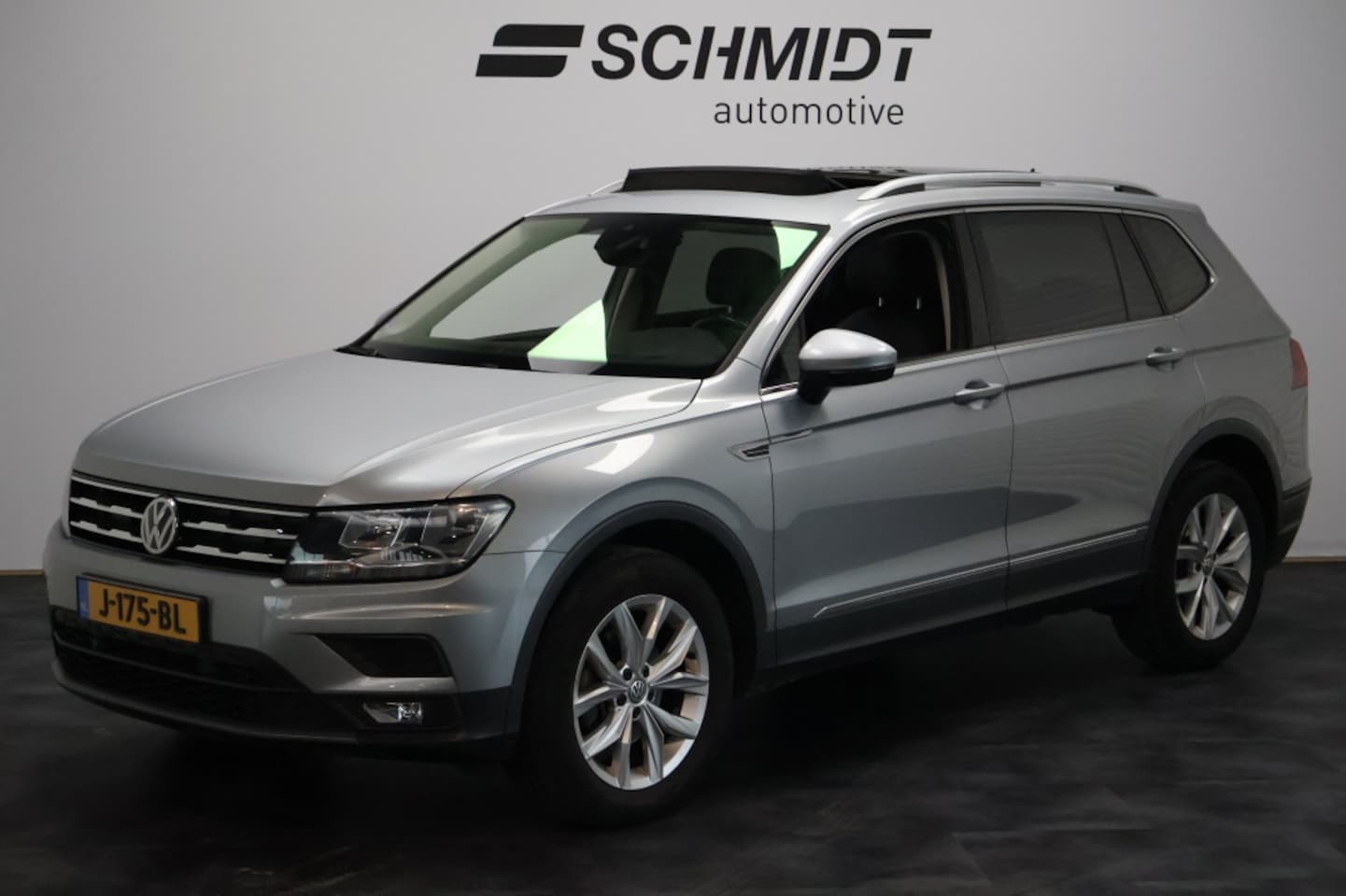 Volkswagen Tiguan Allspace - 1.5 TSI Business | Automaat | 7-persoons | Trekhaak | Panoramada - AutoWereld.nl