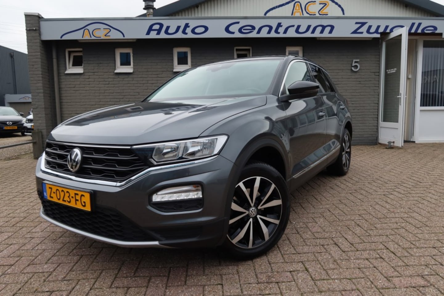 Volkswagen T-Roc - 1.5 TSI Style 1.5 TSI STYLE , NAVI, APPLE CARPLAY, TWO TONE... - AutoWereld.nl
