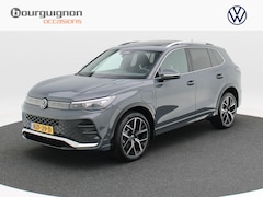 Volkswagen Tiguan - 1.5 eHybrid 272 Pk Automaat R-Line Edition | Panorama Dak | Trekhaak | Massage Stoelen | C
