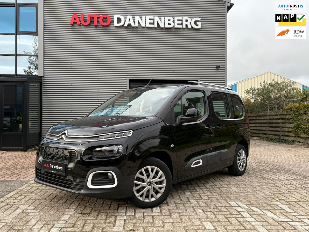 Citroën Berlingo - 1.2 PureTech NieuwStaat! Garantie ! 15.000KM Camera360 - AutoWereld.nl