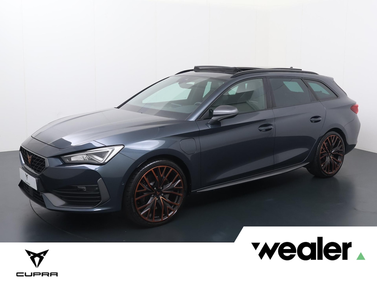 CUPRA Leon Sportstourer - 1.4 e-Hybrid VZ Copper Edition | 245 PK | SoH 100% | Panoramadak | Keyless | Achterklep el - AutoWereld.nl