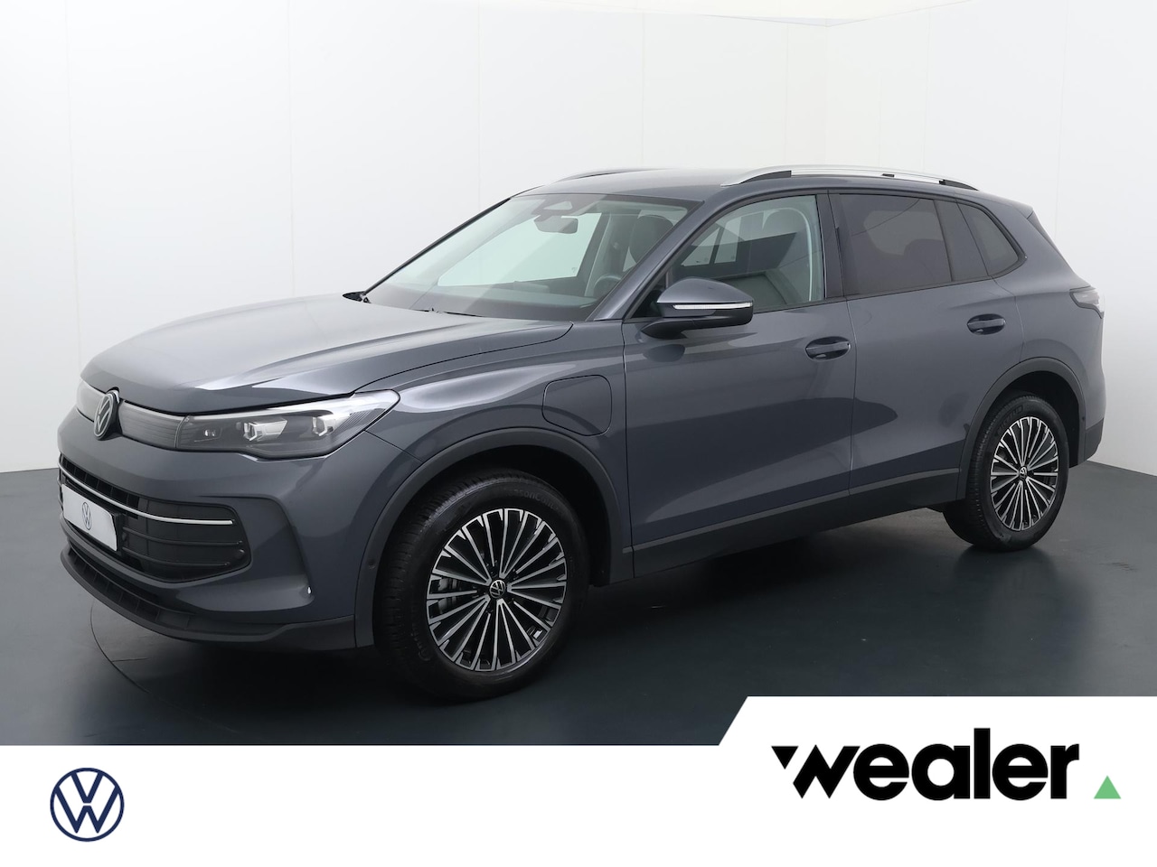 Volkswagen Tiguan - 1.5 eHybrid Life Edition | 204 PK | SoH 97% | Trekhaak wegklapbaar | Adaptive cruise contr - AutoWereld.nl