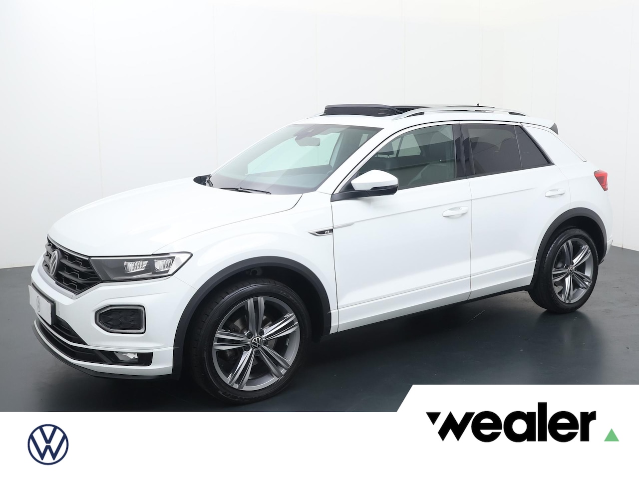 Volkswagen T-Roc - 1.5 TSI Sport Business R | 150 PK | Automaat | Panoramadak | Achteruitrijcamera | R Line | - AutoWereld.nl