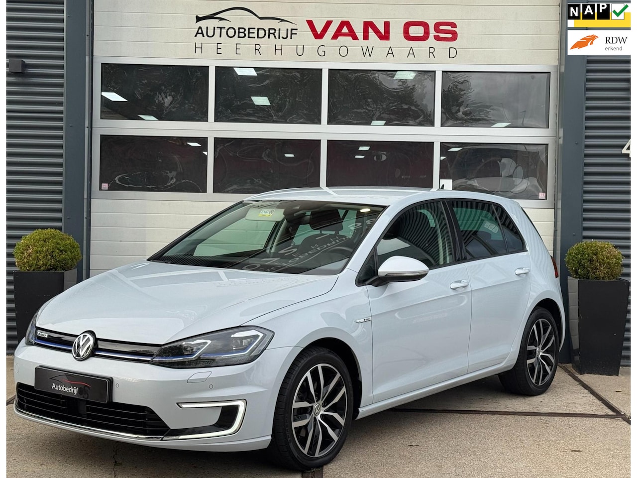 Volkswagen e-Golf - E-Golf l Adaptieve cruise l Full LED l NAVI l SUPPER NETTE AUTO !! - AutoWereld.nl