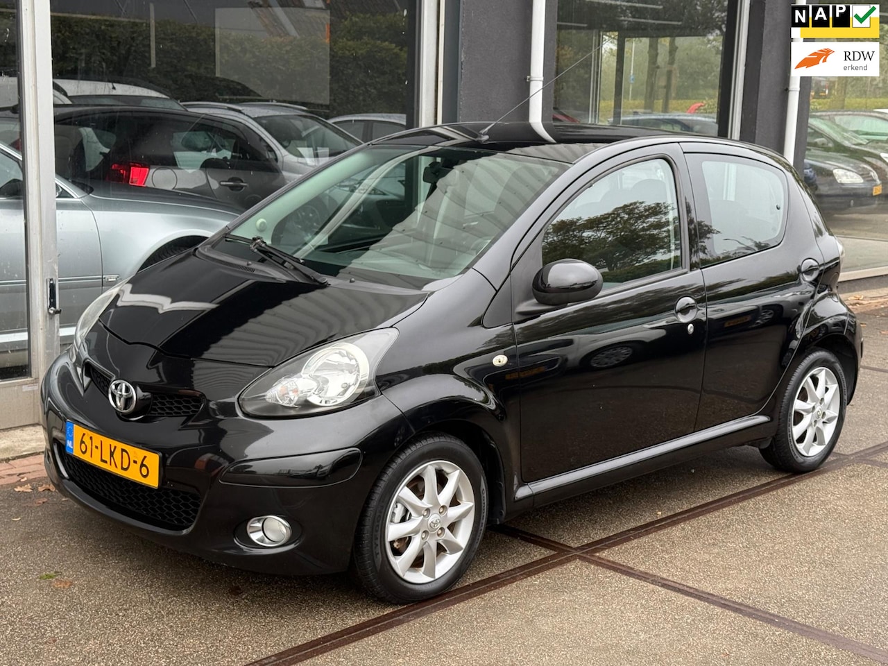 Toyota Aygo - 1.0-12V Comfort 5D 2010 Airco/LMV/Toerenteller! - AutoWereld.nl