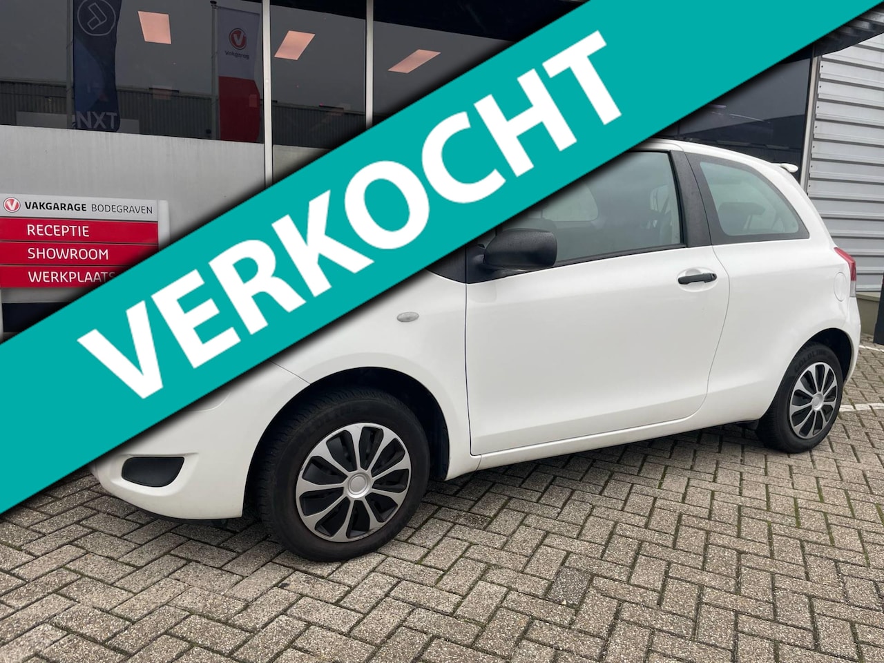 Toyota Yaris - 1.0 VVTi Acces 1.0 VVTi Acces - AutoWereld.nl