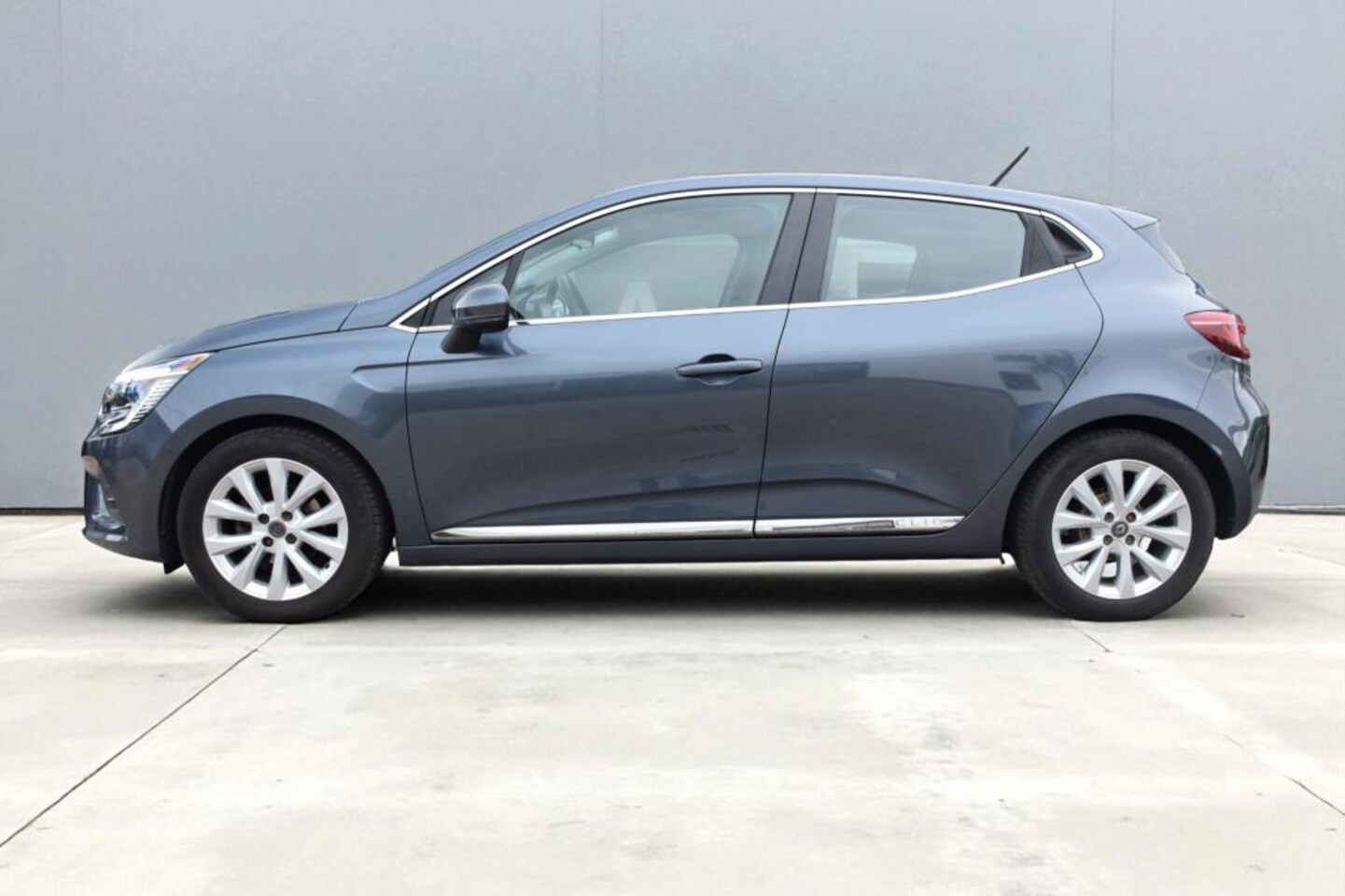 Renault Clio - 1.0 TCe Intens 1.0 TCe Intens, 1e eigenaar, Trekhaak, Half lederen bekleding, Parkeercamera, Parkeerhulp