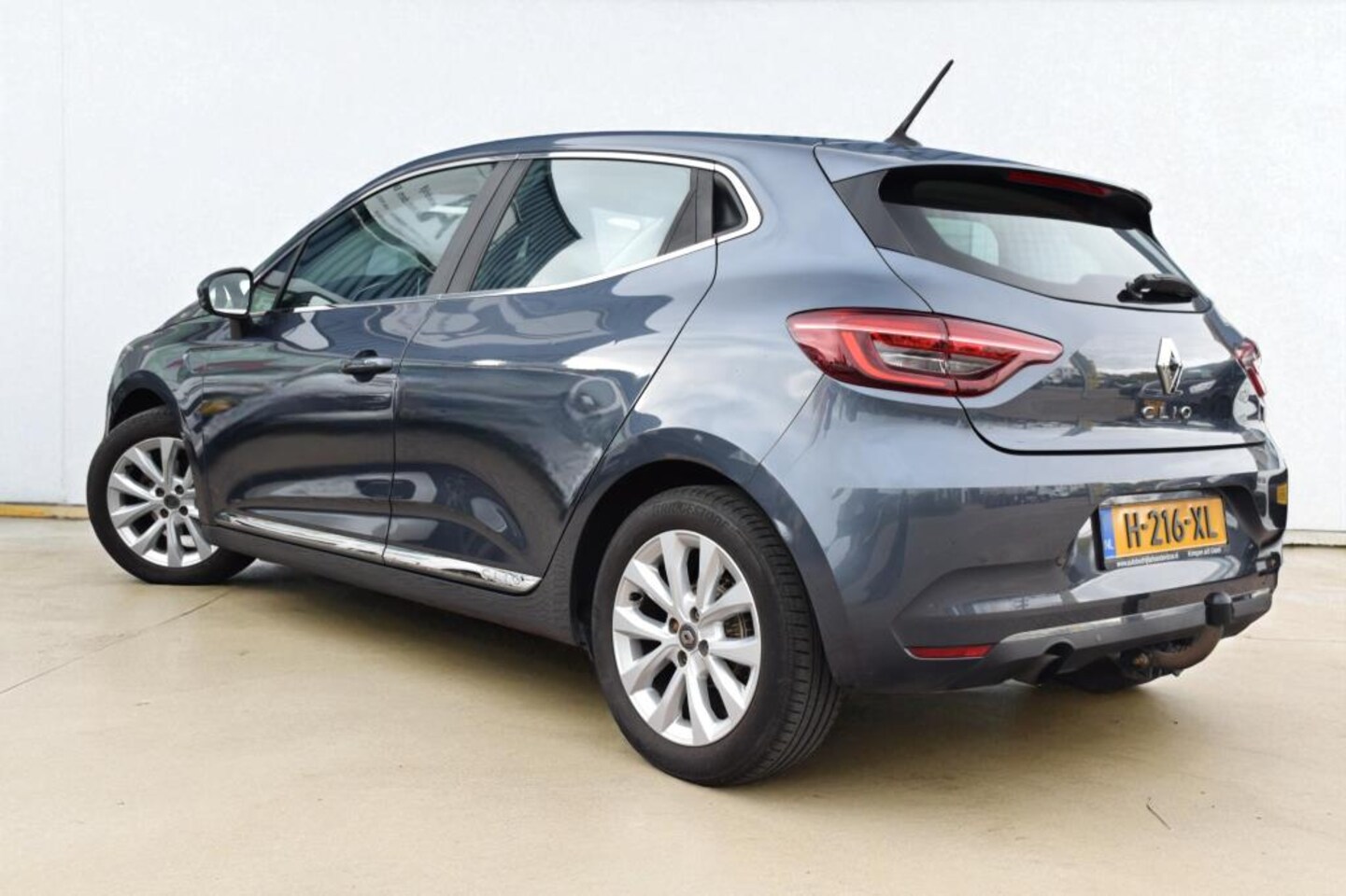 Renault Clio - 1.0 TCe Intens 1.0 TCe Intens, 1e eigenaar, Trekhaak, Half lederen bekleding, Parkeercamera, Parkeerhulp